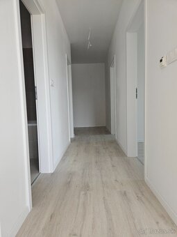 3 izbový byt s loggiou na Popradskej ulici - 3