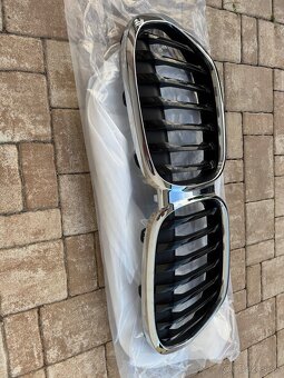 Grill ladvinky - predná maska bmw X1 f48 - 3