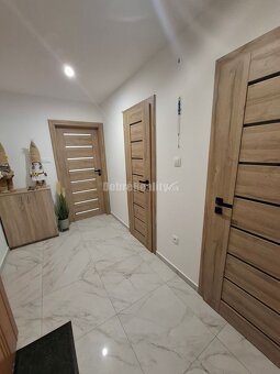 Krásny zariadeny 2izb byt na sidlisku Juh/Šoltesovej ul/ - 3