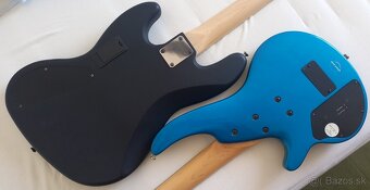 Bezpražcová basgitara Cort Curbow 4FL+ BOSS efekty - 3