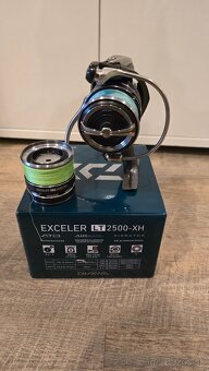Daiwa Exceler LT 2500-XH s 2 cievkami a novými šnúrami - 3