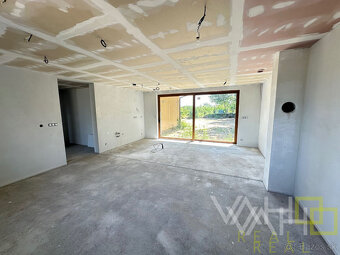 SKOLAUDOVANÁ NOVOSTAVBA 4 izb. RD bungalov, pozemok 762m2, K - 3