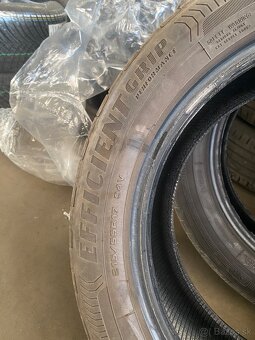 Goodyear 215/55/R17 94V - 3