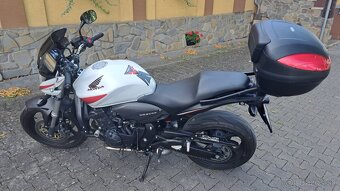 Honda Hornet. CB 600F - 3