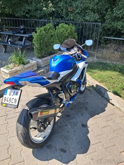 Suzuki gsxr 600 k9 - 3