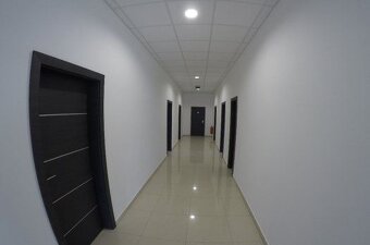 4 kancelárie v modernom objekte pri Nitre - 3