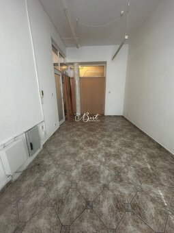Kancelária v centre mesta s výhľadom na hrad 15m2 - 3
