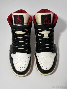 Nike Air Jordan 1 Mid - 3