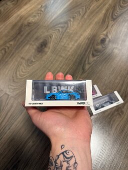 Hotwheels + 3 modely značky INNO64 a CIII - 3