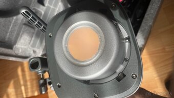 Aputure Amaran 300C RGB Video Svetlo - 3