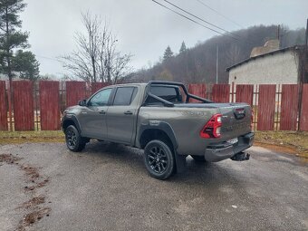 Toyota Hilux DC 2.8 I D-4D Invincible 4x4 A/T odpočet DPH - 3