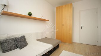 ŠEVČENKOVA - 3 SAMOSTATNÉ izby, VHODNÝ pre 3 študentov - 3