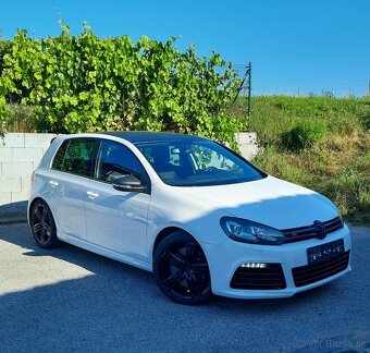 Predám  Volkswagen Golf 2.0 TFSI 270k R 4-Motion - 3