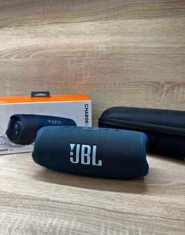 JBL Charge 5 čierny - 3
