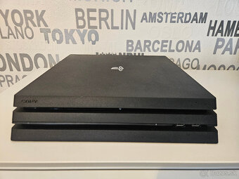 PS4 Pro 1TB s hrami - 3