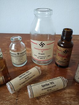 Originálne liekové fľaštičky wehrmacht z 2. svetovej vojny - 3