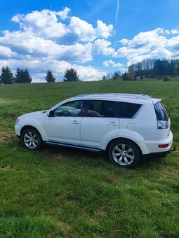 Mitsubishi Outlander - 3