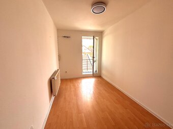 2x obchodné priestory v centre Zlatých Moraviec na prenájom - 3