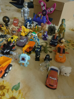 MIX hraciek Kinder,Scooby Dooby Doo, stavebne,amardne - 3