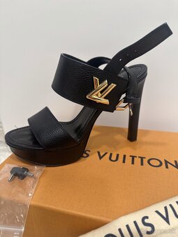 Louis Vuitton - 3