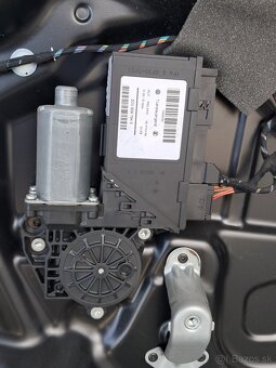 Pravé zadné dvere na VW Touareg 7L - 3
