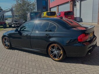 Predám bmw e90 330xi 2006 - 3