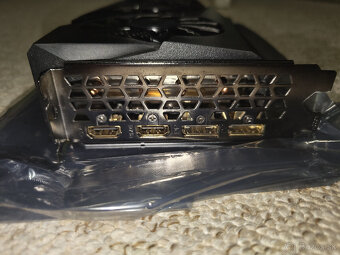 Gigabyte Radeon RX 6700 XT GAMING OC 12G - 3