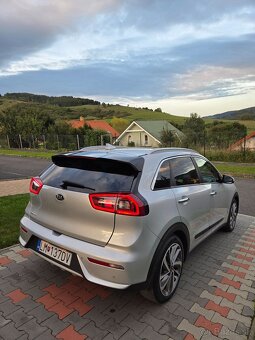 Kia Niro 1.6 GDI Automat - 3