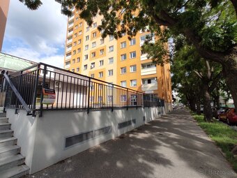 Obchodný priestor 500m2 s priestrannou terasou, v blízkosti  - 3