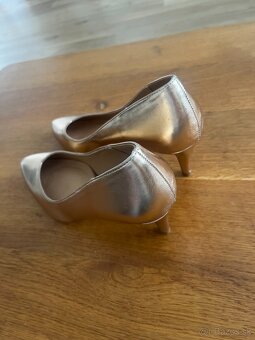 krasne zlate lodicky cislo 39 v 100% stave - 3