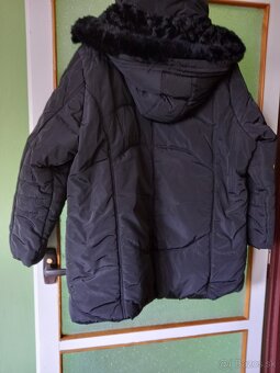 PREDÁM LACNO NENOSENÚ VETROVKU - 3