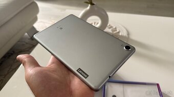 Lenovo M8 tablet FullHD - 3