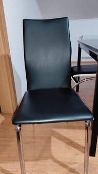 Jedalensky stôl a stoličky - 3