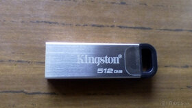 Predám 512GB Kingston USB kľúč - 3