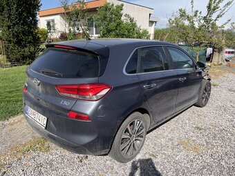 Hyundai i30 1.6 CRDi Style - poškodené - 3