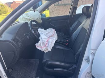 GOLF 4 - 3
