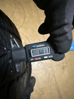 Zimné pneu 205/60R16 viem aj prezuť - 3