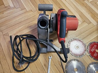 Milwaukee Drážkovacia Fréza WCS 45 / 1900W + 6 kotúčov - 3