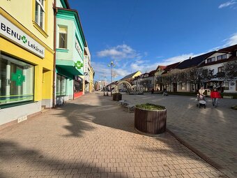 Na prenájom obchodný priestor s výkladom v centre mesta - 3