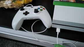 Xbox One S 500GB + hry + joypad - 3