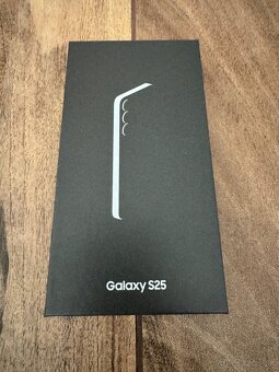 Samsung S25 Silver Shadow - 3