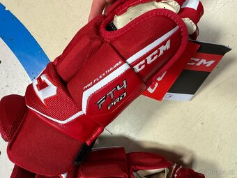 UPLNE NOVE PROFI RUKAVICE CCM JETSPEED FT4 PRO TOP MODE - 3