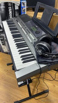 Klavesy YAMAHA E443 - stojan - sluchatka - 3