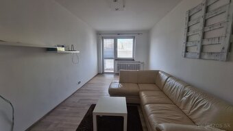 2-izbový byt s balkónom v najlepšej lokalite Dolného Kubína - 3
