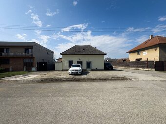 Dom na predaj v obci Skačany, vhodný aj na podnikanie - 3