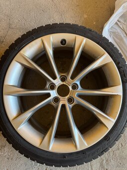 Elektróny audi so zimnymi pneumatikami 225/40 R18 - 3