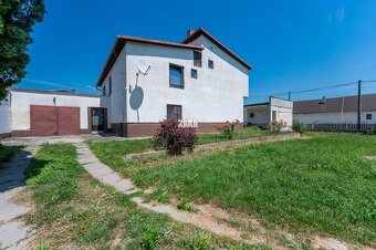 GYŇOV: Priestranný tehlový 6 izb. rodinný dom, pozemkok 605 - 3