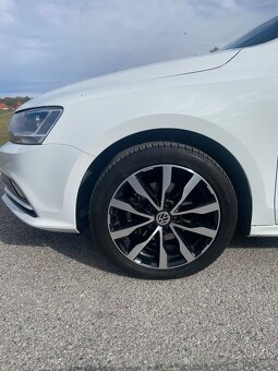 Volkswagen Jetta 1.2 TSI Business - 3