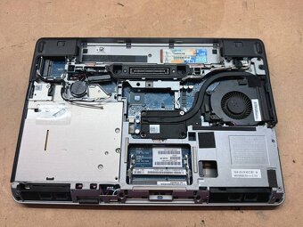 Predám pokazený notebook na náhradné diely zn.Dell e6440. - 3