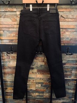 BURBERRY čierne džínsy - 3